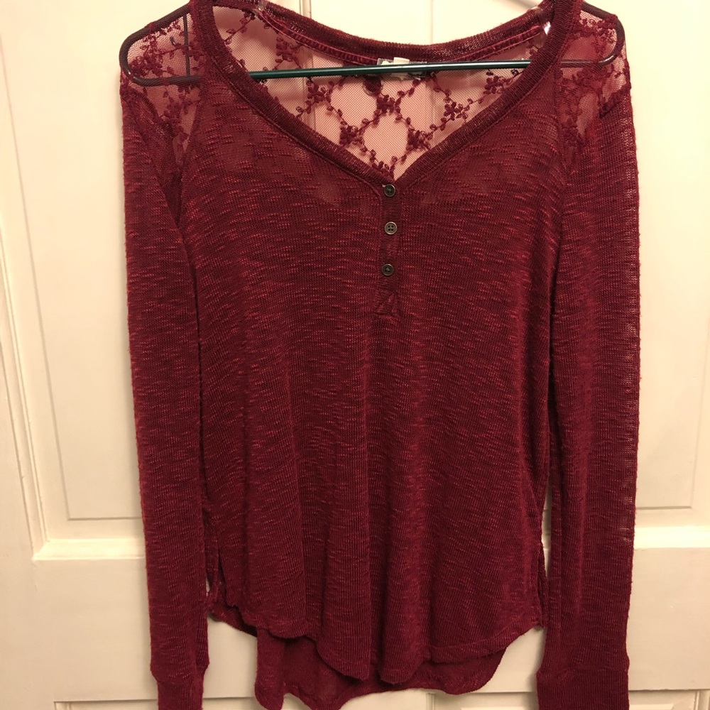 Red sweater shirt with lace